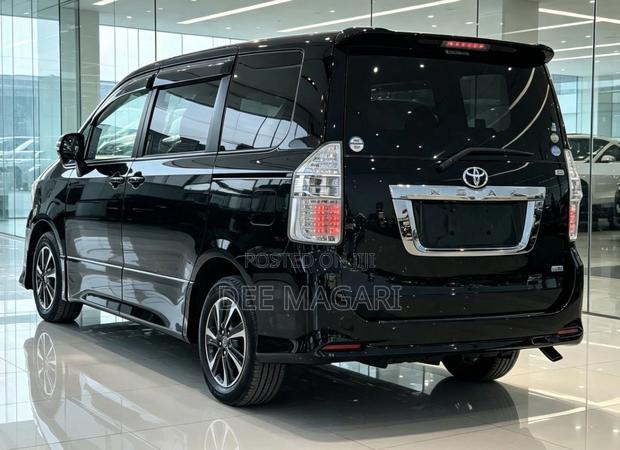 Toyota Noah 2007 Black