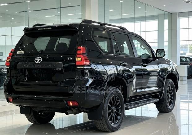 Toyota Land Cruiser Prado 2023 Black