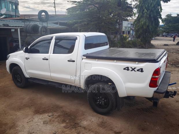Toyota Hilux 3.0 D-4D 4x4 2013 White
