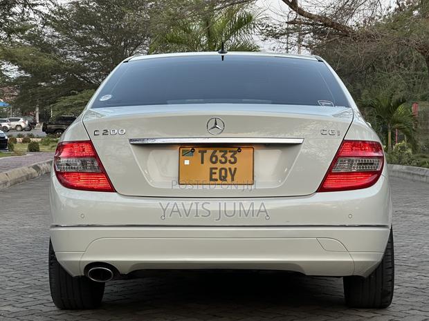 Mercedes-Benz C200 2010 White