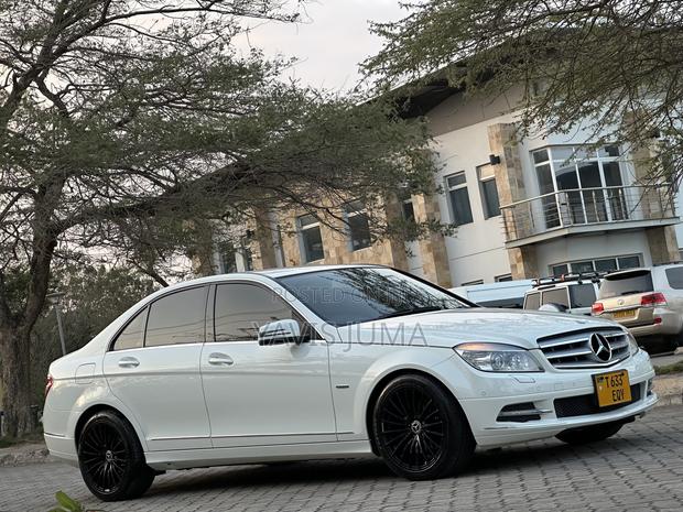 Mercedes-Benz C200 2010 White