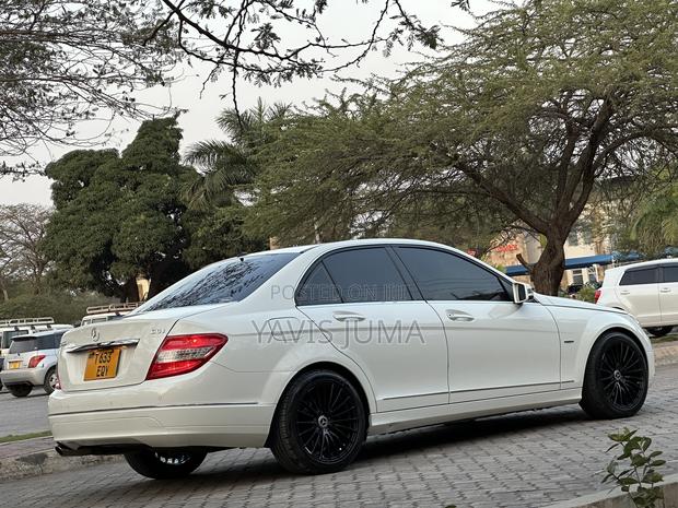 Mercedes-Benz C200 2010 White