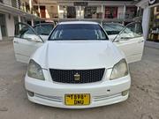 Toyota Crown Royale 2005 White for sale