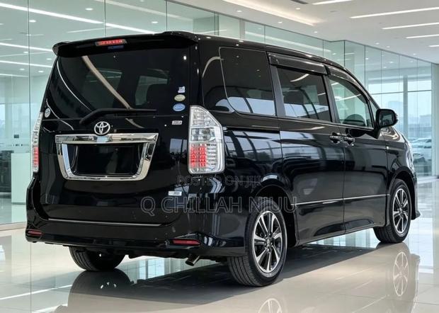Toyota Noah 2007 Black