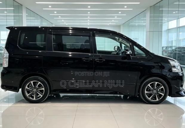 Toyota Noah 2007 Black