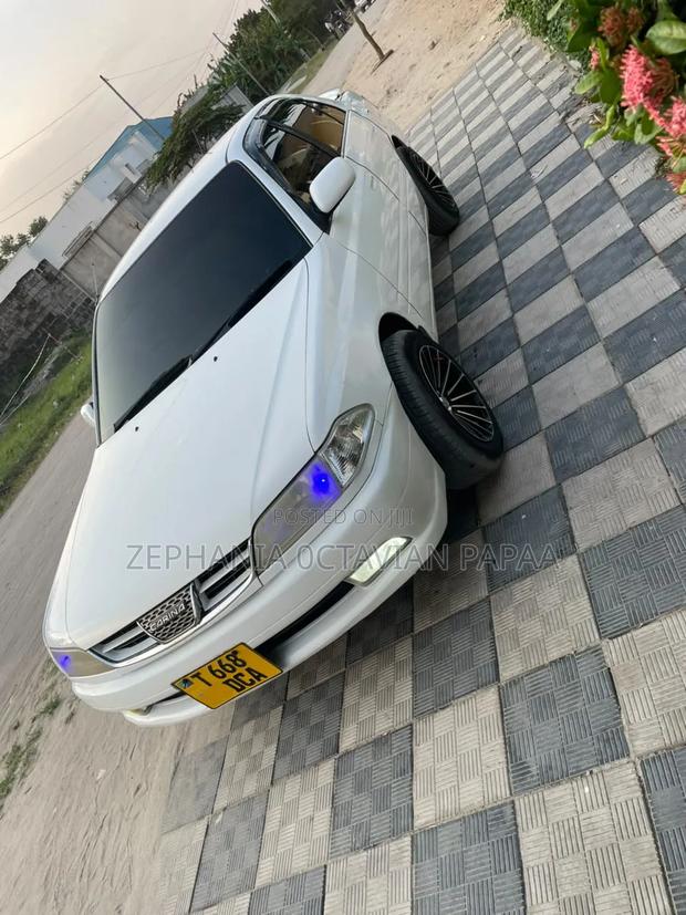 Toyota Carina 2001 White