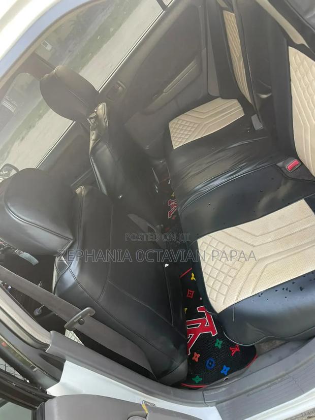 Toyota Carina 2001 White