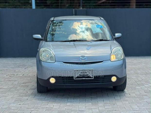 Mazda Verisa 2009 Silver