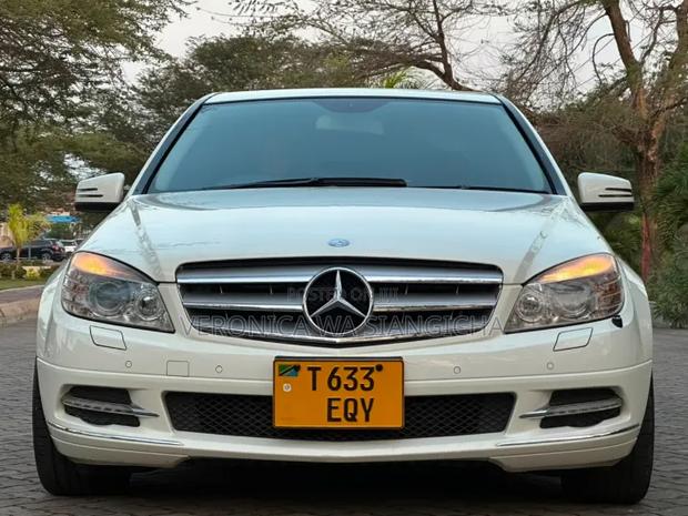Mercedes-Benz C200 2010 White