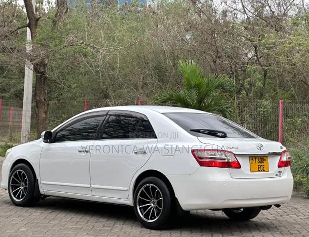Toyota Premio 2012