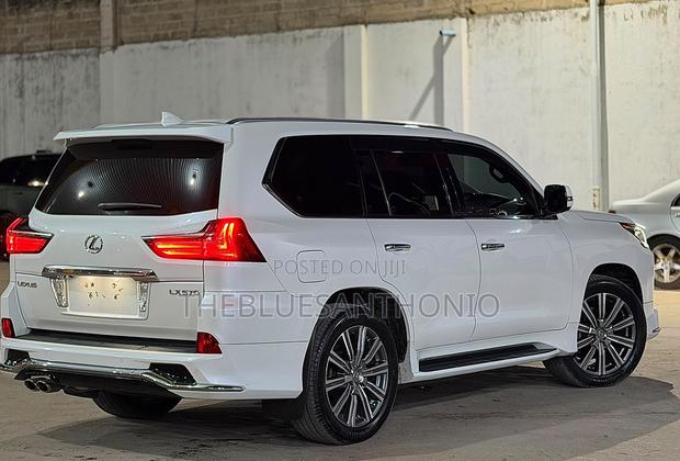 Lexus LX 2016 White