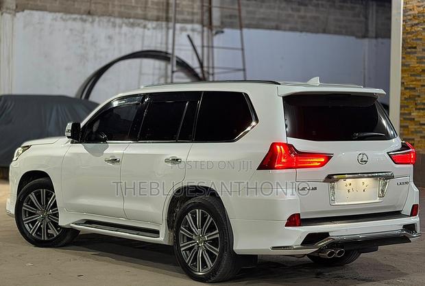 Lexus LX 2016 White