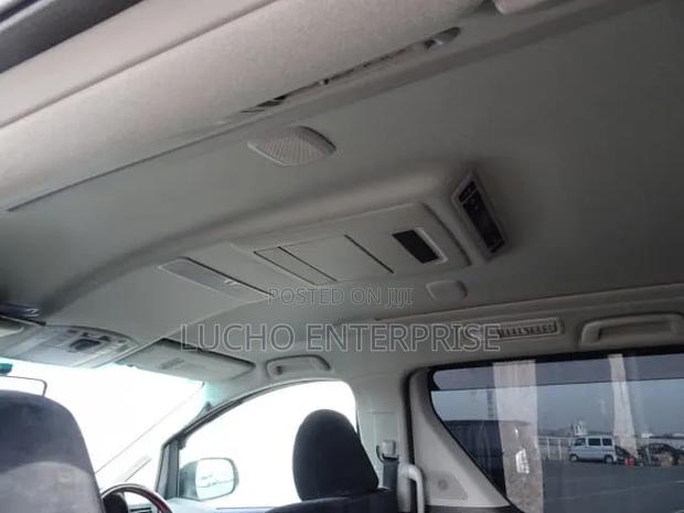 Toyota Vellfire 2010 White