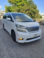 Toyota Vellfire 2010 White for sale