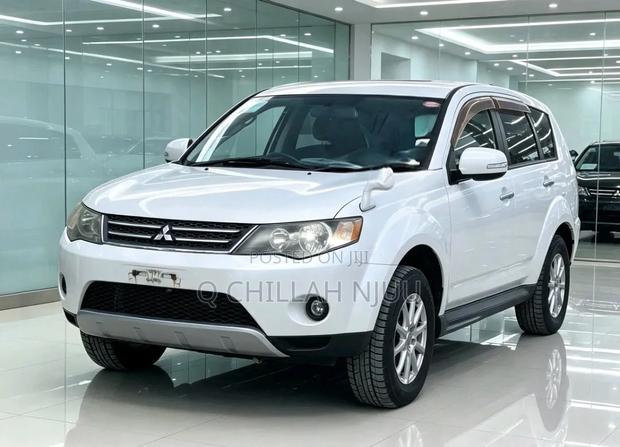 Mitsubishi Outlander 2010 White