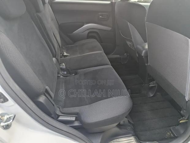 Mitsubishi Outlander 2010 White