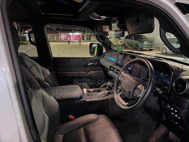 Toyota Land Cruiser Prado 2024 White