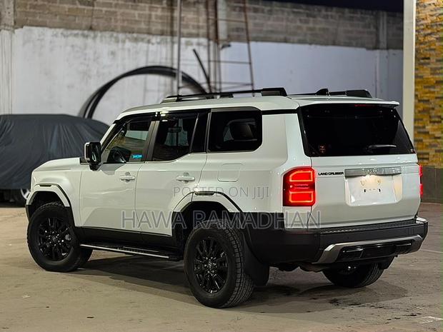 Toyota Land Cruiser Prado 2024 White