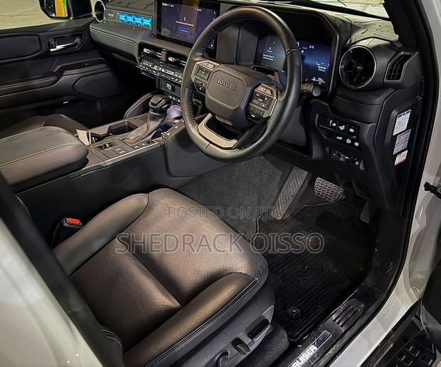 Toyota Land Cruiser Prado 2024 White