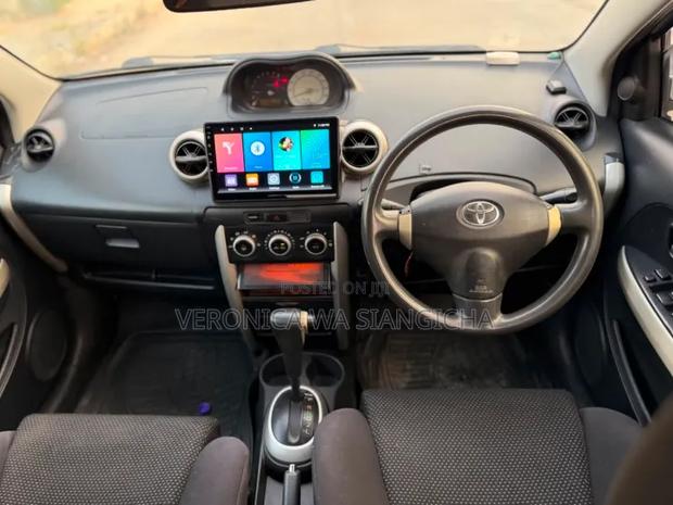 Toyota IST 2005 Silver