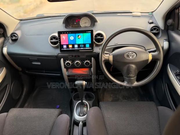 Toyota IST 2004 Silver
