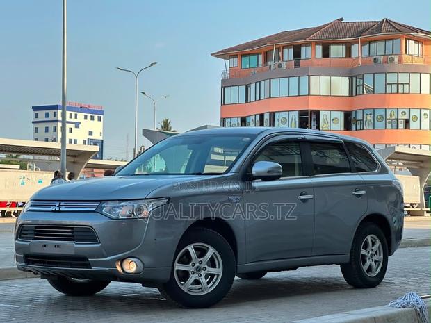Mitsubishi Outlander 2013 Silver