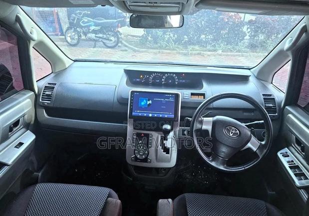 Toyota Noah 2008 Gray