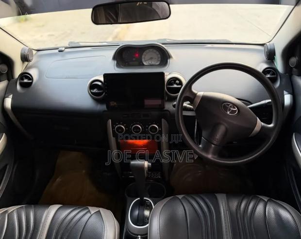 Toyota IST 2003 Silver