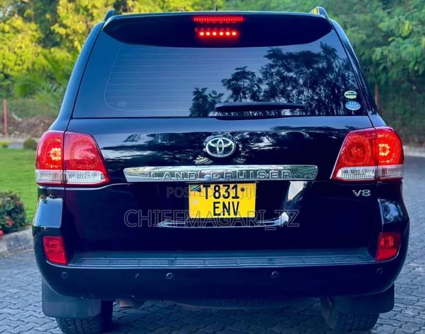 Toyota Land Cruiser 2009 Black