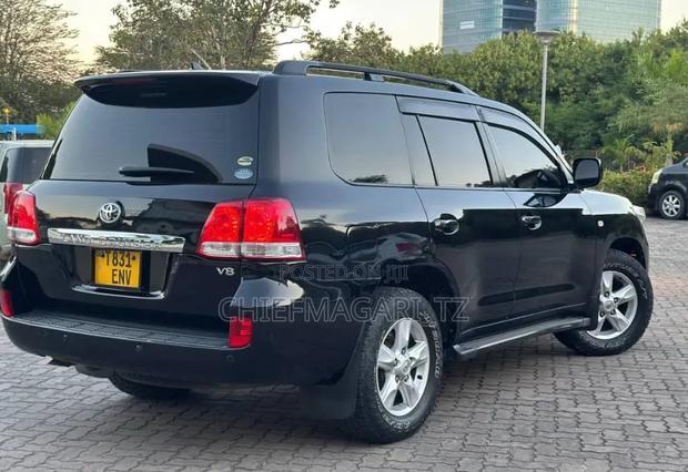 Toyota Land Cruiser 2009 Black