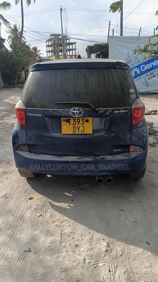 Toyota Ractis 2008 Blue