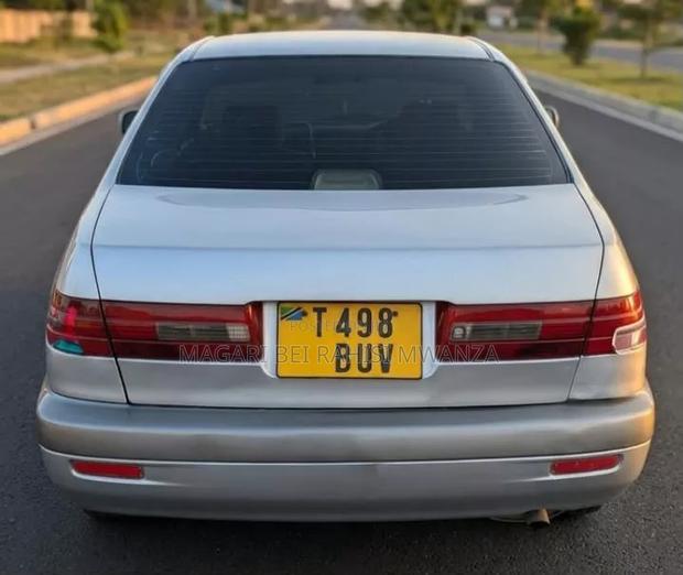 Toyota Corona Premio 2000 Silver