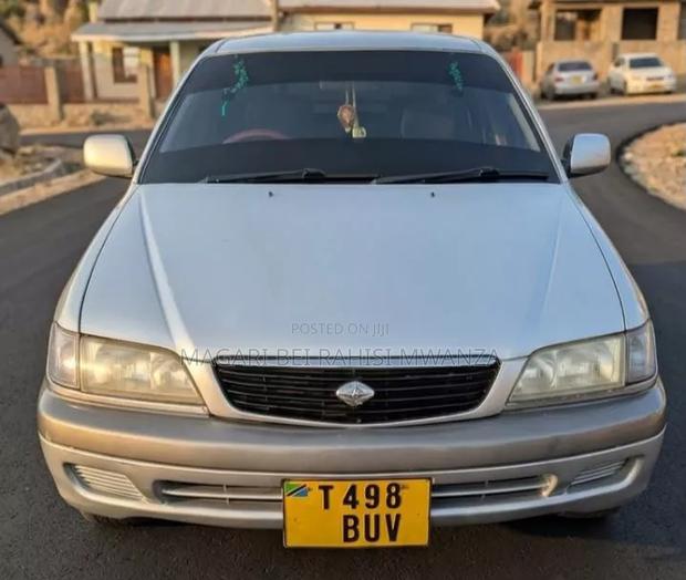 Toyota Corona Premio 2000 Silver