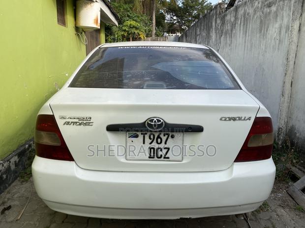 Toyota Corolla 2004 White