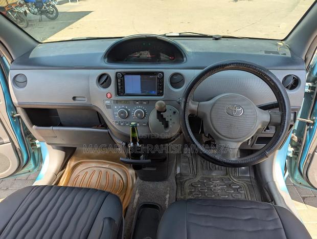 Toyota Corona Premio 2000 Silver