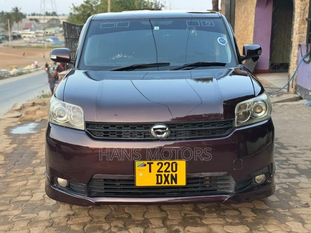 Toyota Corolla Rumion 2010 Burgundy