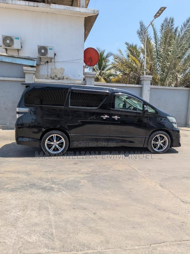Toyota Vellfire 2013 Black