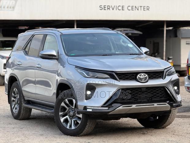 Toyota Fortuner 2024 Gray