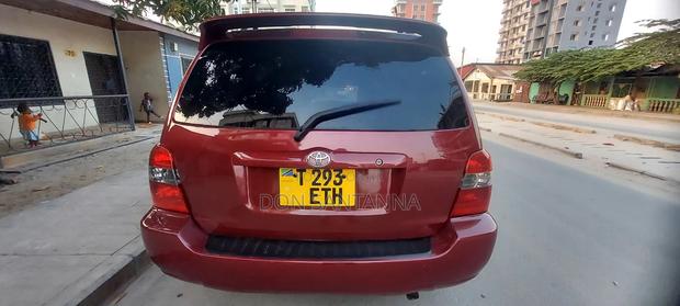 Toyota Kluger 2005 Red