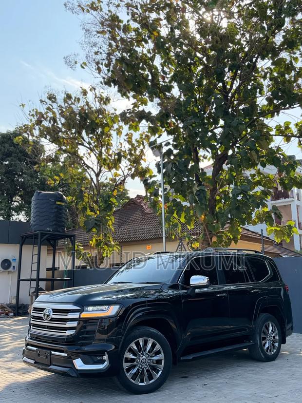 Toyota Land Cruiser 2023 Black