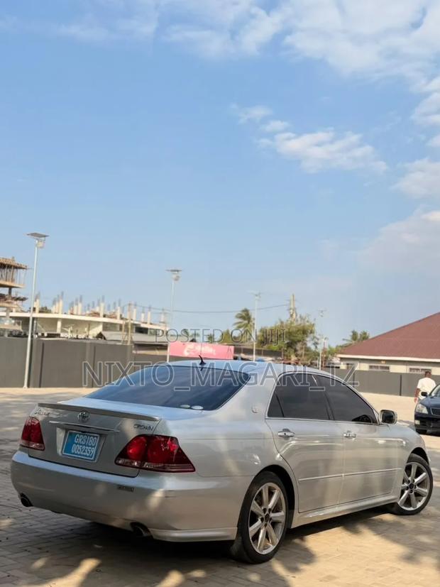 Toyota Crown 2007 Silver