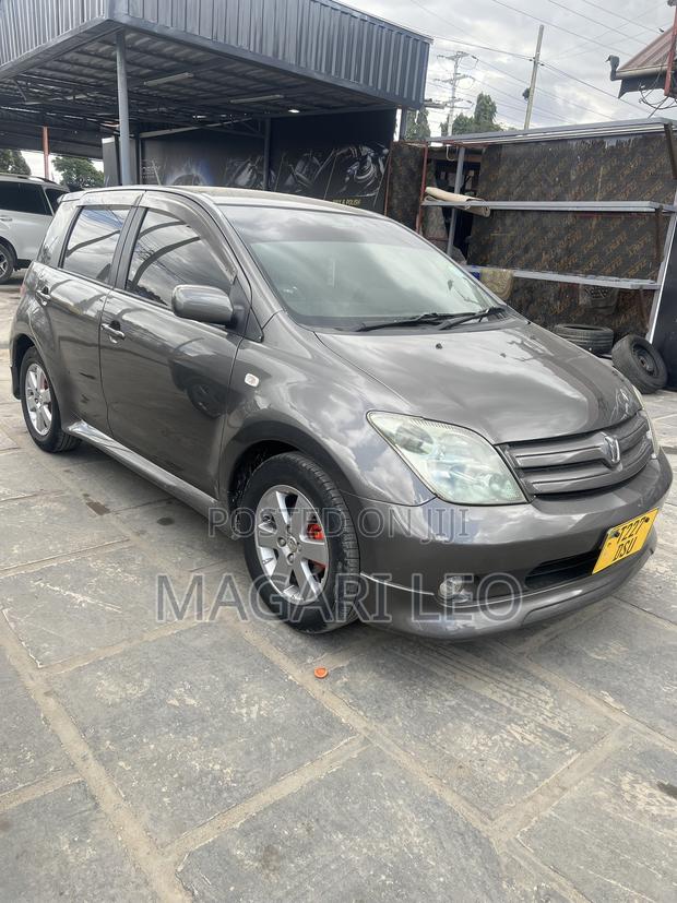 Toyota IST 2005 Gray