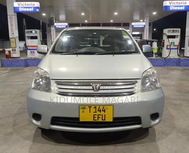 Toyota Raum 2005 Blue