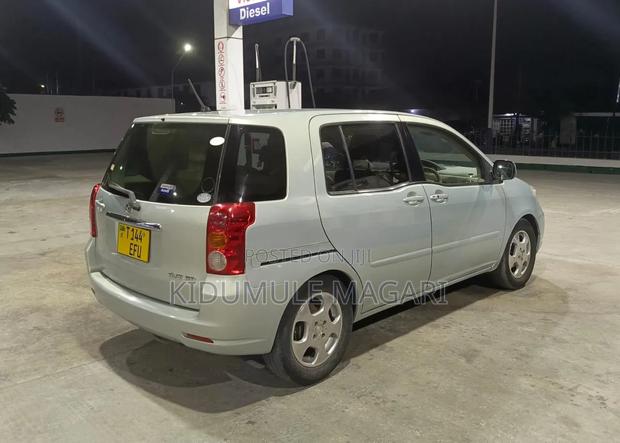 Toyota Raum 2005 Blue