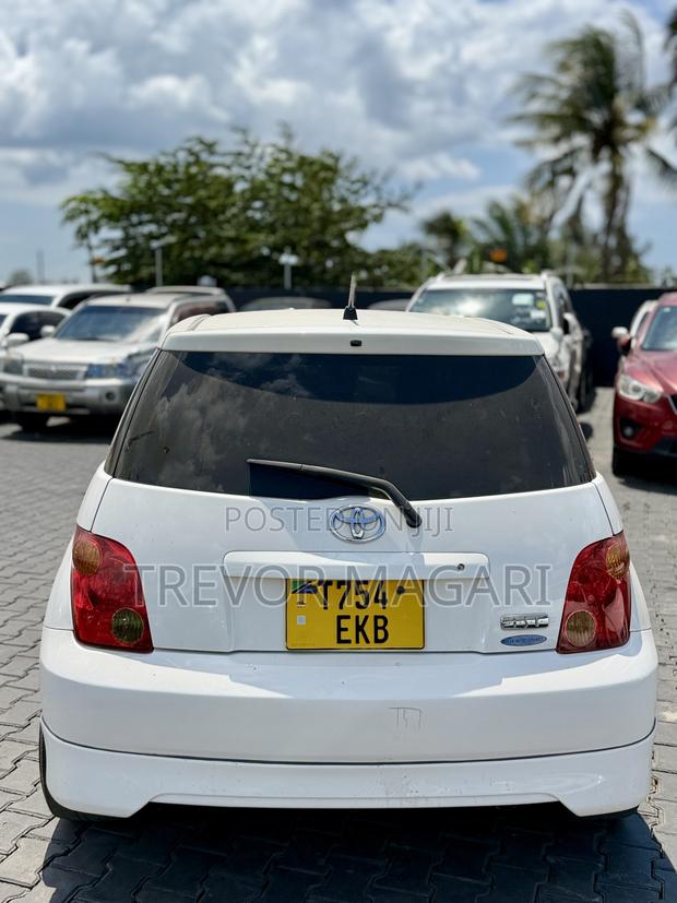Toyota IST 2005 White