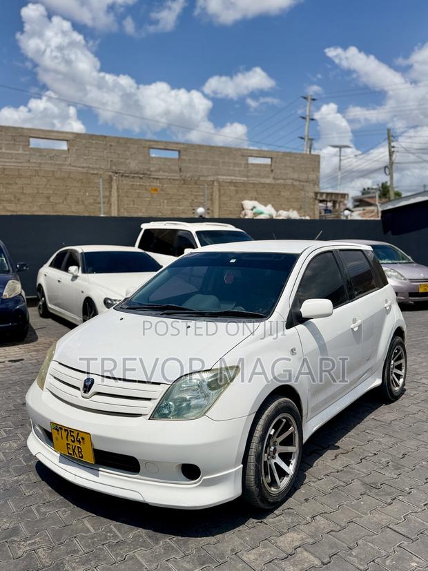 Toyota IST 2005 White