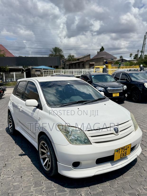 Toyota IST 2005 White