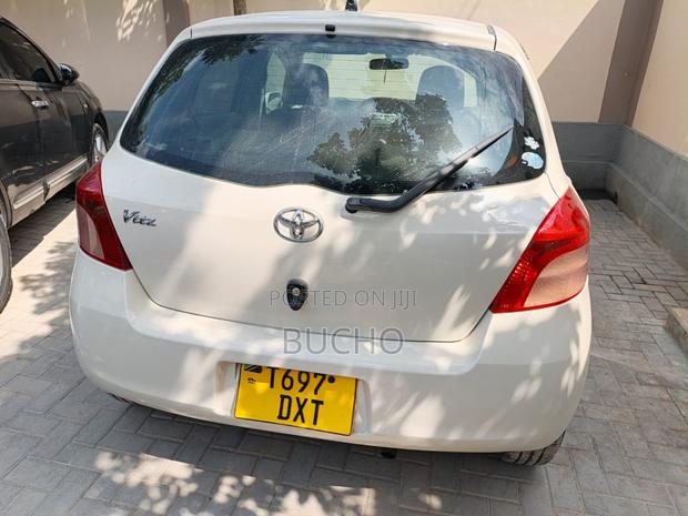 Toyota Vitz 2008 Ivory
