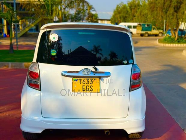 Toyota Ractis 2007 White