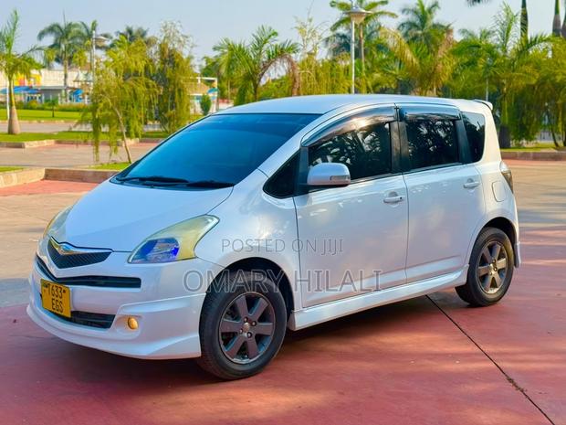 Toyota Ractis 2007 White